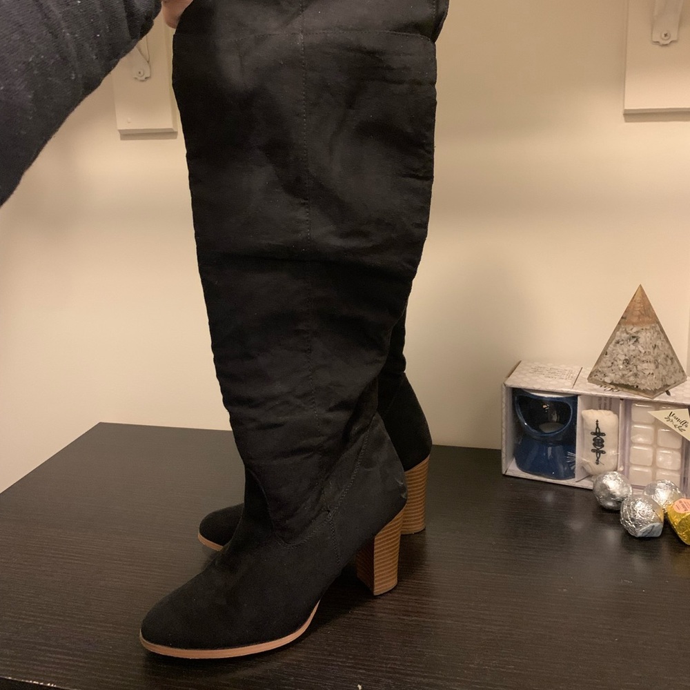 Knee High Black Suede Heeled Boots